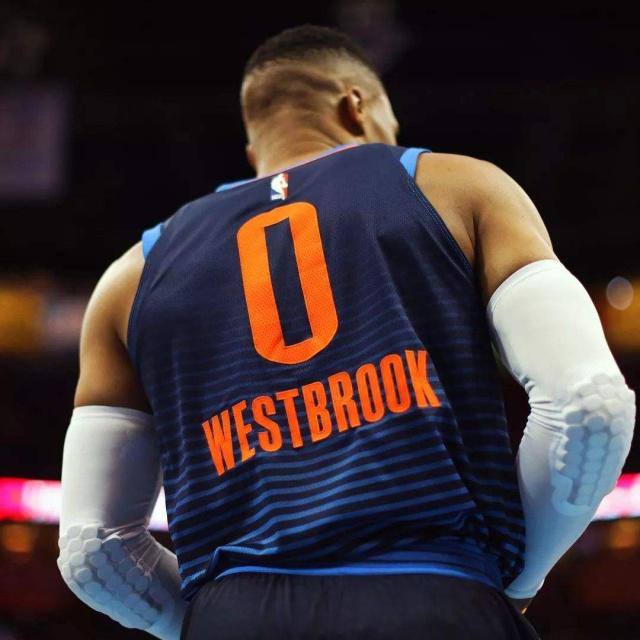 开云平台-关于NBA总决赛倒计时，俄克拉荷马雷霆清晨调整名单，细节引发关注，赛场秩序良好，临场指挥获称赞的信息