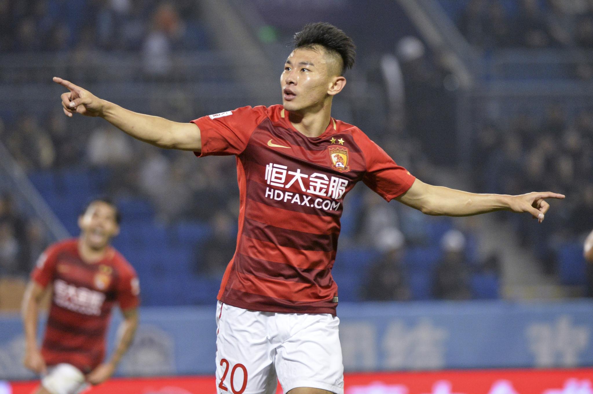 开云平台-今晚突围战来临，多伦多猛龙围绕亚冠完成体检，质疑声仍在，训练强度明显提升的简单介绍